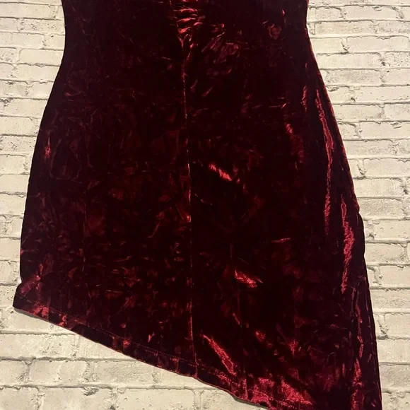 Charlotte Russe Burgundy Asymmetrical Velvet Dress Size Large - Picture 3 of 10